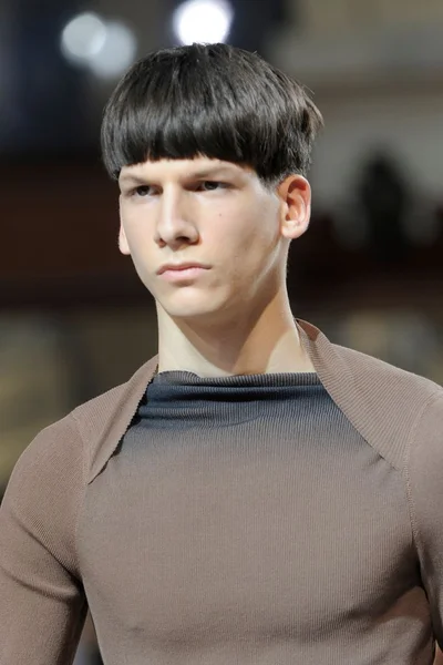 Look 25